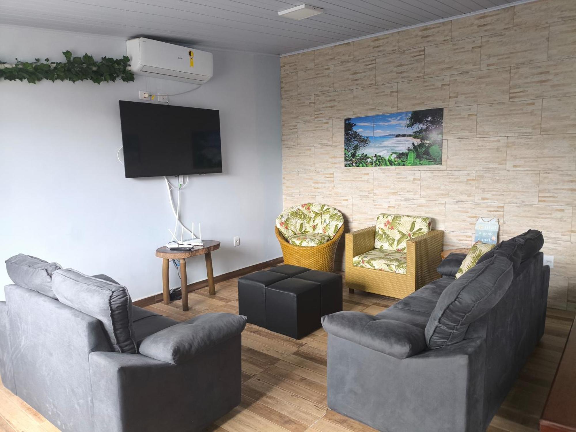 Casa Rustica, Ubatuba, 40 Metros Da Praia, Ar Condicionado, Area De Lazer, Wifi, Tv A Cabo, Equipada Casa de férias Ubatuba