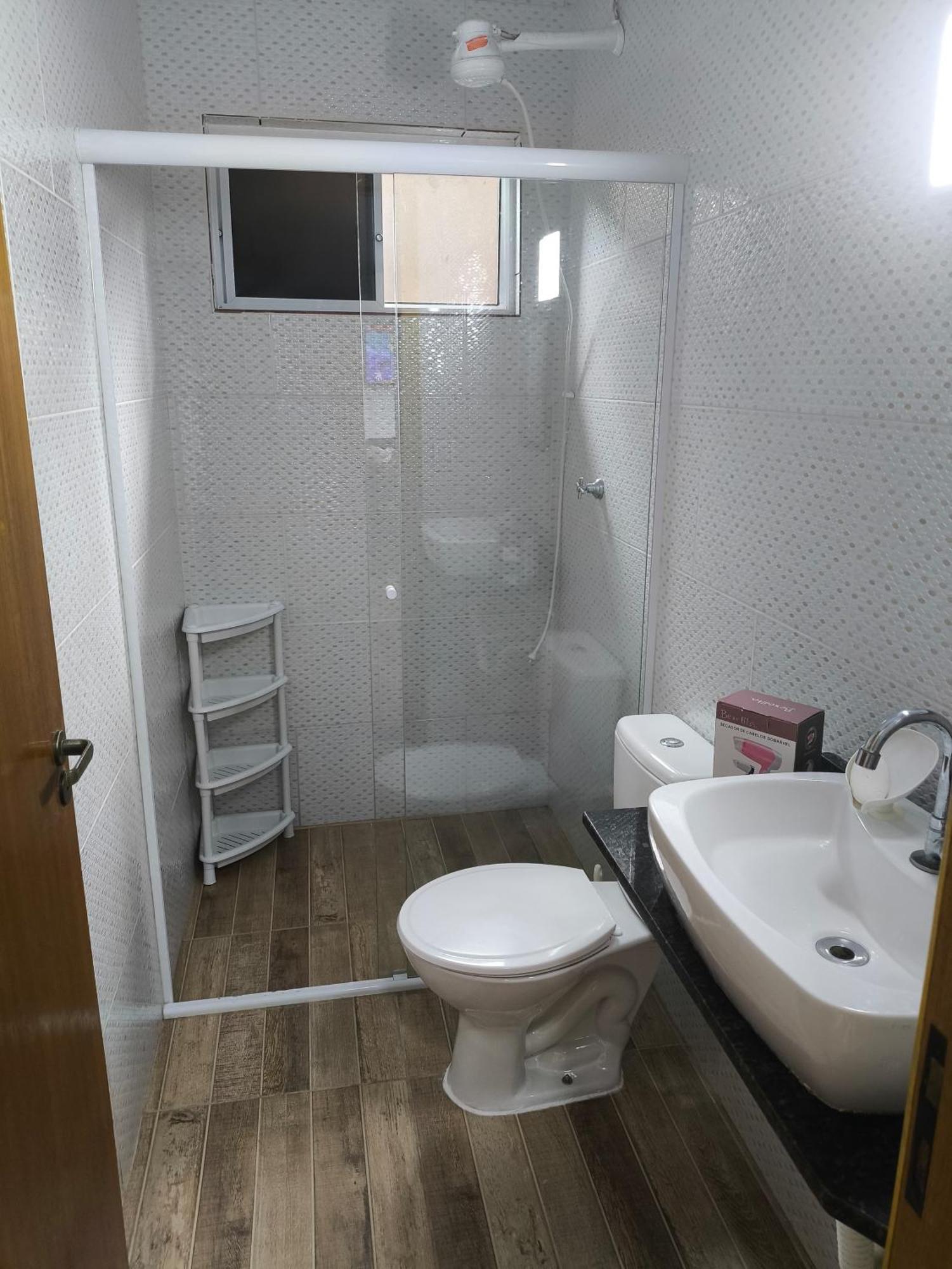 Casa Rustica, Ubatuba, 40 Metros Da Praia, Ar Condicionado, Area De Lazer, Wifi, Tv A Cabo, Equipada Casa de férias